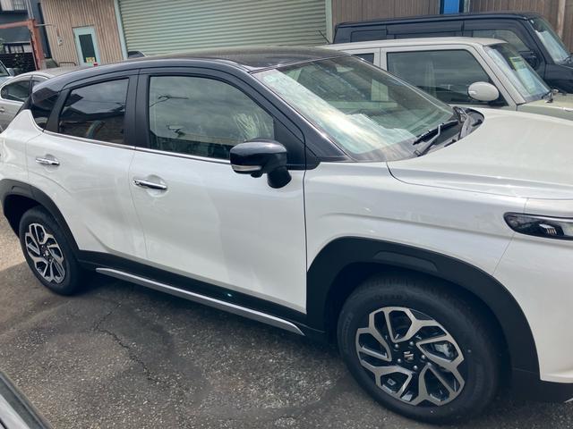 フロンクス ベースグレード クリアランスソナー 全周囲カメラ シートヒーター USB入力端子 走行距離34キロ レーンアシスト 車検令和9年10月まで LEDヘッドランプ 基本装備 安全装備(7枚目)