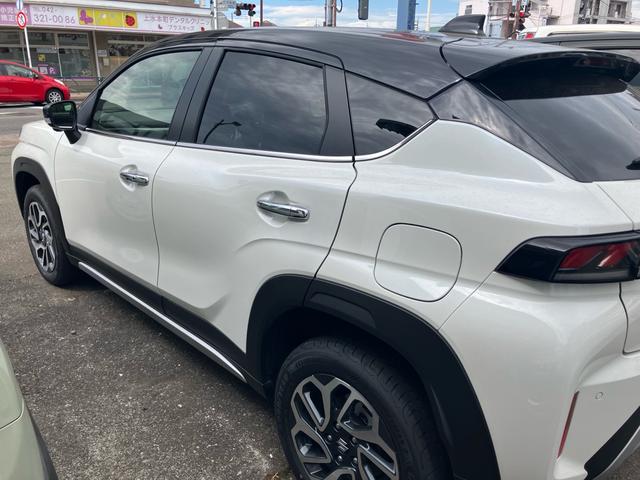 フロンクス ベースグレード クリアランスソナー 全周囲カメラ シートヒーター USB入力端子 走行距離34キロ レーンアシスト 車検令和9年10月まで LEDヘッドランプ 基本装備 安全装備(12枚目)