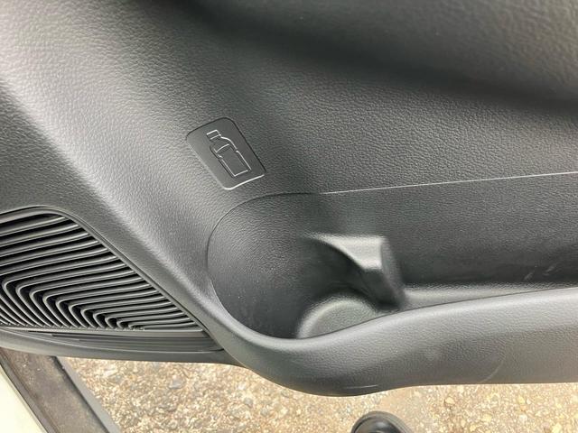 フロンクス ベースグレード クリアランスソナー 全周囲カメラ シートヒーター USB入力端子 走行距離34キロ レーンアシスト 車検令和9年10月まで LEDヘッドランプ 基本装備 安全装備(28枚目)