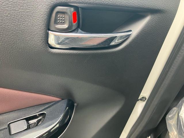 フロンクス ベースグレード クリアランスソナー 全周囲カメラ シートヒーター USB入力端子 走行距離34キロ レーンアシスト 車検令和9年10月まで LEDヘッドランプ 基本装備 安全装備(47枚目)