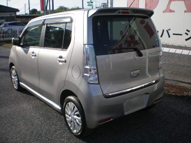 ワゴンＲスティングレー Ｘ　レーダーブレーキサポート　シートヒーター　エネチャージ　ドライブレコーダー　オートライト　ＨＩＤライト　１４インチアルミ　スマートキー　プッシュスタート　フォグランプ　ＵＶカット＆プライバシーガラス（3枚目）