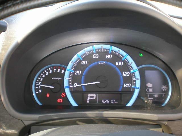 ワゴンＲスティングレー Ｘ　レーダーブレーキサポート　シートヒーター　エネチャージ　ドライブレコーダー　オートライト　ＨＩＤライト　１４インチアルミ　スマートキー　プッシュスタート　フォグランプ　ＵＶカット＆プライバシーガラス（4枚目）