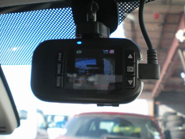 ワゴンＲスティングレー Ｘ　レーダーブレーキサポート　シートヒーター　エネチャージ　ドライブレコーダー　オートライト　ＨＩＤライト　１４インチアルミ　スマートキー　プッシュスタート　フォグランプ　ＵＶカット＆プライバシーガラス（14枚目）