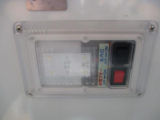 ＮＴ１００クリッパートラック 　４ＷＤ　冷蔵冷凍車　ツーコンプレッサー　－５℃設定（18枚目）