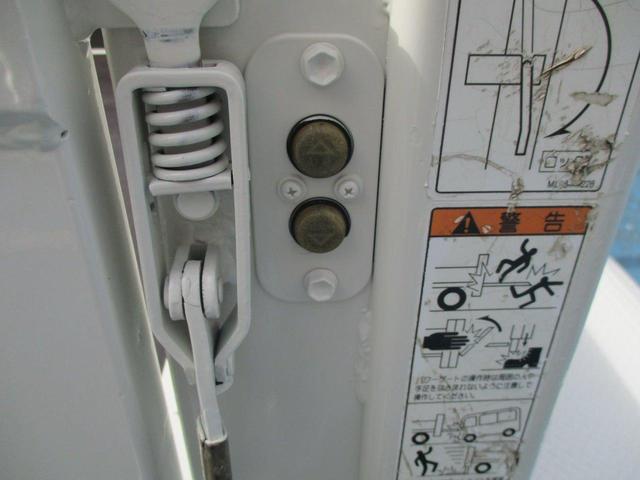 全低床 2.0t全低床 垂直ゲート600kg テーブル1150mm 木製荷台 10尺ボディー(25枚目)