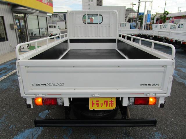 アトラストラック フルスーパーローＤＸ　１．５ｔフルスーパーロー　シングル　木製荷台　左右高煽り　１０尺ボディー　キーレス　セキュリティ－　左電動格納ミラー　社外ドラレコ（6枚目）
