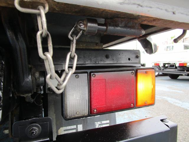 エルフトラック 強化フルフラットローダンプ 3.0ディーゼルターボ 強化3方開ダンプ 左右リヤ回転ピン 左右手動コボレーン キーレス セキュリティー 左電動格納ミラー(10枚目)