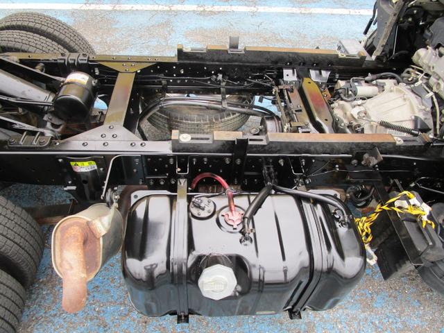 エルフトラック 強化フルフラットローダンプ 3.0ディーゼルターボ 強化3方開ダンプ 左右リヤ回転ピン 左右手動コボレーン キーレス セキュリティー 左電動格納ミラー(24枚目)