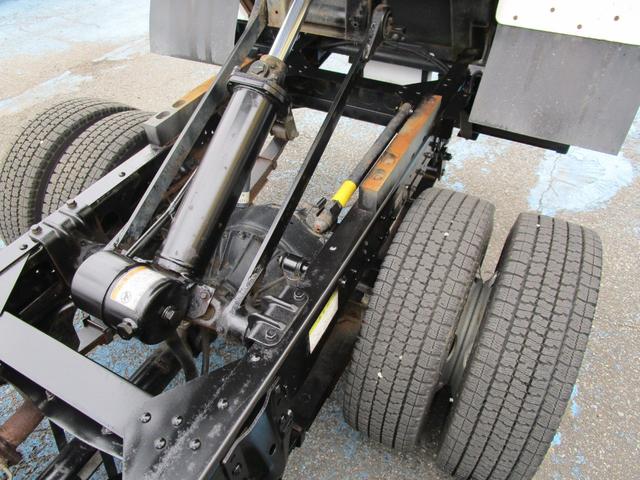 エルフトラック 強化フルフラットローダンプ 3.0ディーゼルターボ 強化3方開ダンプ 左右リヤ回転ピン 左右手動コボレーン キーレス セキュリティー 左電動格納ミラー(26枚目)