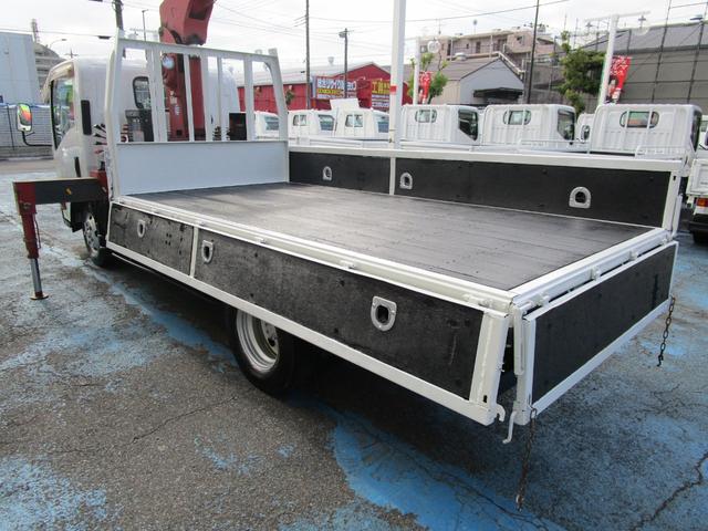 エルフトラック ロング高床 2.0t標準 ロング ハイキャブ 高床 2.6t吊り3段クレーン フックイン 木製荷台 キーレス セキュリティー 左電動格納ミラー(16枚目)