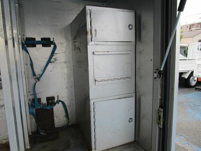 エルフトラック フルフラットロー 2.0tセミロング フルフラットロー ボトルカー 左右スライドx2 リヤ跳ね上げ扉 ハイラック リヤラダー カラーBモニター 左電動格納ミラー(11枚目)