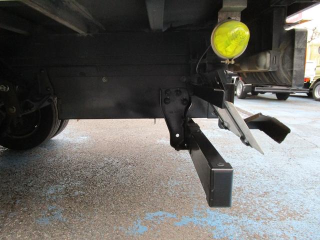 エルフトラック フルフラットロー 2.0tセミロング フルフラットロー ボトルカー 左右スライドx2 リヤ跳ね上げ扉 ハイラック リヤラダー カラーBモニター 左電動格納ミラー(17枚目)