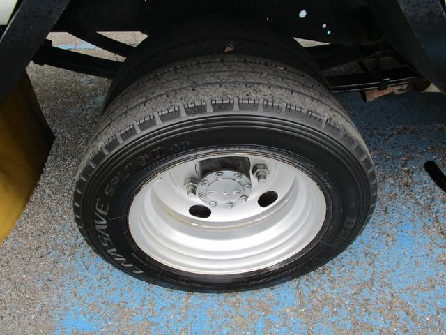 エルフトラック フルフラットロー 2.0tセミロング フルフラットロー ボトルカー 左右スライドx2 リヤ跳ね上げ扉 ハイラック リヤラダー カラーBモニター 左電動格納ミラー(46枚目)