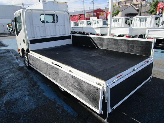 アトラストラック ショートフルスーパーローＤＸ　１．５ｔショートボディー　フルスーパーロー　Ｒシングルタイヤ木製荷台　Ｗ　ＳＲＳエアバック　ＡＢＳ　キーレス　セキュリティー　左電動格納ミラー　社外ＥＴＣ（12枚目）