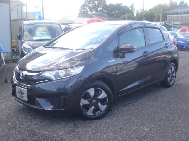 フィットハイブリッド Ｌパッケージ　ＳＤナビ・ワンセグ・Ｒカメラ・安心パッケージ・Ｂｌｕｅｔｏｏｔｈ・ＬＥＤヘッドライト・クルーズコントロール・ＡＵＴＯヘッドライト・プッシュスタート・ステアリングスイッチ・革巻きステアリング・禁煙車（5枚目）