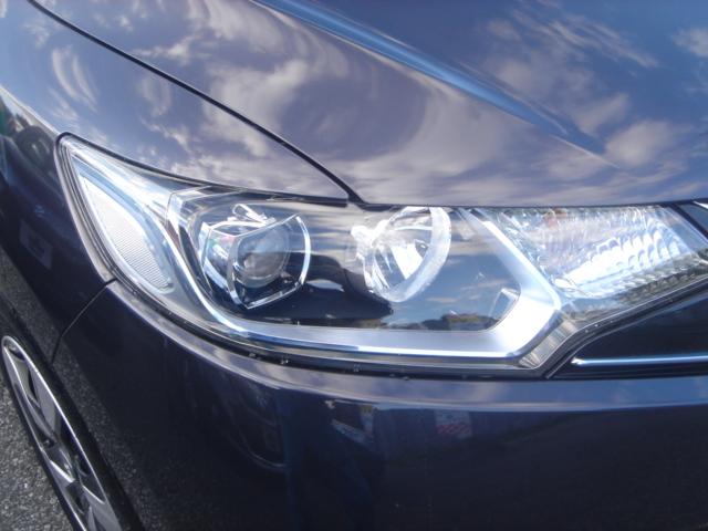 フィットハイブリッド Ｌパッケージ　ＳＤナビ・ワンセグ・Ｒカメラ・安心パッケージ・Ｂｌｕｅｔｏｏｔｈ・ＬＥＤヘッドライト・クルーズコントロール・ＡＵＴＯヘッドライト・プッシュスタート・ステアリングスイッチ・革巻きステアリング・禁煙車（12枚目）