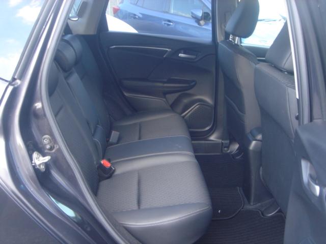 フィットハイブリッド Ｌパッケージ　ＳＤナビ・ワンセグ・Ｒカメラ・安心パッケージ・Ｂｌｕｅｔｏｏｔｈ・ＬＥＤヘッドライト・クルーズコントロール・ＡＵＴＯヘッドライト・プッシュスタート・ステアリングスイッチ・革巻きステアリング・禁煙車（14枚目）