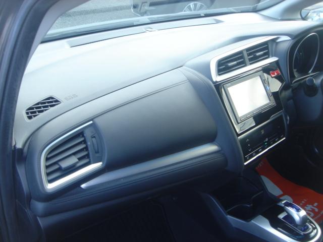 フィットハイブリッド Ｌパッケージ　ＳＤナビ・ワンセグ・Ｒカメラ・安心パッケージ・Ｂｌｕｅｔｏｏｔｈ・ＬＥＤヘッドライト・クルーズコントロール・ＡＵＴＯヘッドライト・プッシュスタート・ステアリングスイッチ・革巻きステアリング・禁煙車（50枚目）