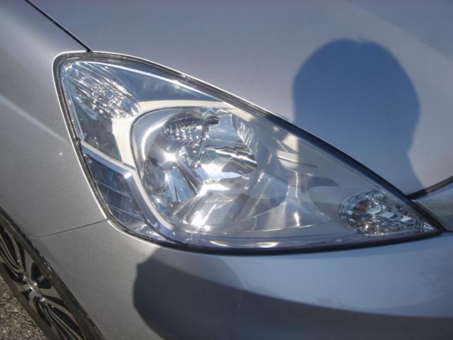 フィットシャトルハイブリッド ハイブリッド・スマートセレクション SDナビ・ワンセグ・Rカメラ・シートヒーター・クルコン・HID・ETC・パドルシフト・AUTOヘッドライト・革巻きステアリング・Bluetooth・純正AW・スマートキー・ステアリングスイッチ・禁煙車(12枚目)