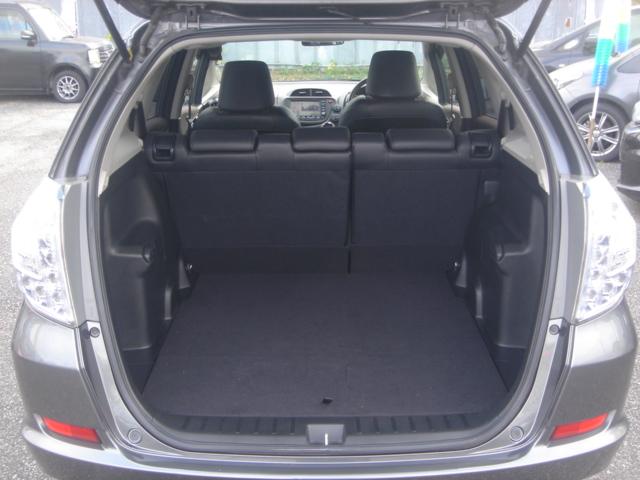 フィットシャトルハイブリッド ハイブリッド・スマートセレクション HDDナビ・1セグ・Rカメラ・HID・ETC・クルコン・VIDEO入力端子・USB入力端子・ステアリングスイッチ・AUTOヘッドライト・スマートキー・ECOモードスイッチ・横滑り防止装置・禁煙車(14枚目)