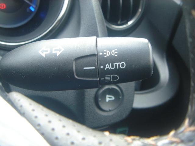 フィットシャトルハイブリッド ハイブリッド・スマートセレクション HDDナビ・1セグ・Rカメラ・HID・ETC・クルコン・VIDEO入力端子・USB入力端子・ステアリングスイッチ・AUTOヘッドライト・スマートキー・ECOモードスイッチ・横滑り防止装置・禁煙車(28枚目)