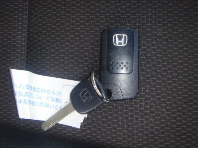 フィットシャトルハイブリッド ハイブリッド・スマートセレクション HDDナビ・1セグ・Rカメラ・HID・ETC・クルコン・VIDEO入力端子・USB入力端子・ステアリングスイッチ・AUTOヘッドライト・スマートキー・ECOモードスイッチ・横滑り防止装置・禁煙車(30枚目)