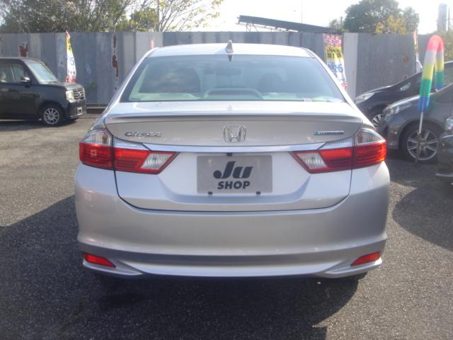 グレイス ハイブリッドＬＸ　ＳＤナビ・フルセグ・Ｒカメラ・あんしんパッケージ・Ｂｌｕｅｔｏｏｔｈ・前後ドラレコ・クルコン・ＬＥＤヘッドライト・ＥＴＣ・革巻きステアリング・ＡＵＴＯヘッドライト・スマートキー・プッシュスタート・禁煙（8枚目）