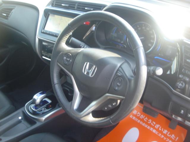 グレイス ハイブリッドＬＸ　ＳＤナビ・フルセグ・Ｒカメラ・あんしんパッケージ・Ｂｌｕｅｔｏｏｔｈ・前後ドラレコ・クルコン・ＬＥＤヘッドライト・ＥＴＣ・革巻きステアリング・ＡＵＴＯヘッドライト・スマートキー・プッシュスタート・禁煙（16枚目）