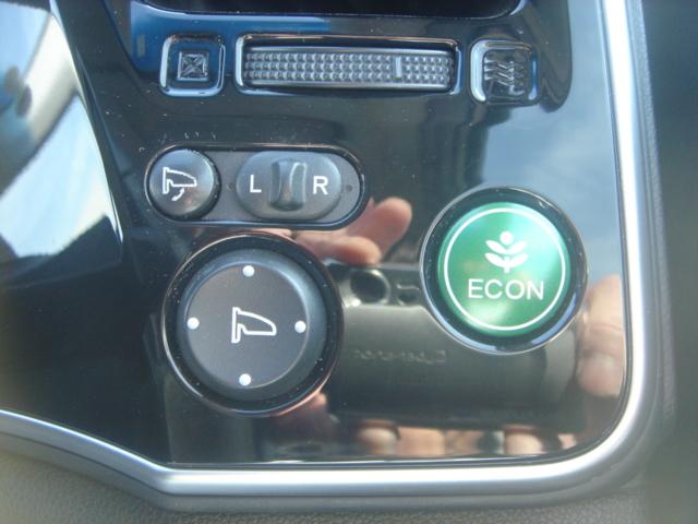 グレイス ハイブリッドＬＸ　ＳＤナビ・フルセグ・Ｒカメラ・あんしんパッケージ・Ｂｌｕｅｔｏｏｔｈ・前後ドラレコ・クルコン・ＬＥＤヘッドライト・ＥＴＣ・革巻きステアリング・ＡＵＴＯヘッドライト・スマートキー・プッシュスタート・禁煙（28枚目）