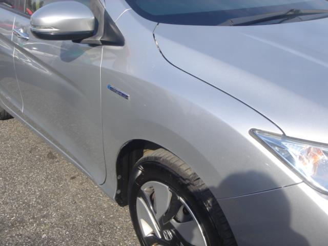 グレイス ハイブリッドＬＸ　ＳＤナビ・フルセグ・Ｒカメラ・あんしんパッケージ・Ｂｌｕｅｔｏｏｔｈ・前後ドラレコ・クルコン・ＬＥＤヘッドライト・ＥＴＣ・革巻きステアリング・ＡＵＴＯヘッドライト・スマートキー・プッシュスタート・禁煙（33枚目）