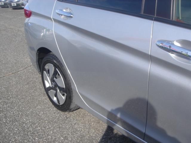 グレイス ハイブリッドＬＸ　ＳＤナビ・フルセグ・Ｒカメラ・あんしんパッケージ・Ｂｌｕｅｔｏｏｔｈ・前後ドラレコ・クルコン・ＬＥＤヘッドライト・ＥＴＣ・革巻きステアリング・ＡＵＴＯヘッドライト・スマートキー・プッシュスタート・禁煙（35枚目）