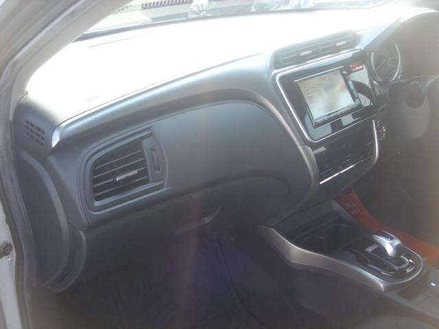 グレイス ハイブリッドＬＸ　ＳＤナビ・フルセグ・Ｒカメラ・あんしんパッケージ・Ｂｌｕｅｔｏｏｔｈ・前後ドラレコ・クルコン・ＬＥＤヘッドライト・ＥＴＣ・革巻きステアリング・ＡＵＴＯヘッドライト・スマートキー・プッシュスタート・禁煙（52枚目）