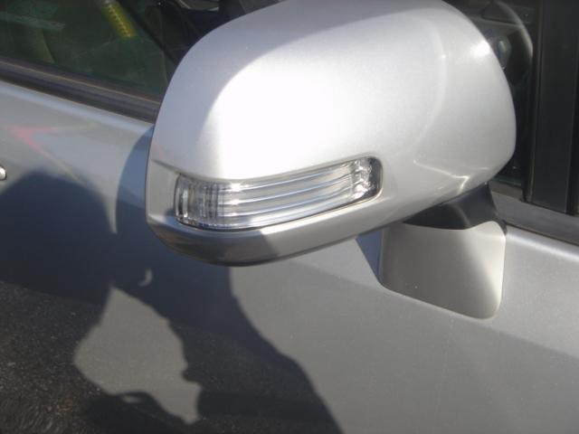 ヴォクシー X Lエディション 純正ナビ・Rカメラ・DVD再生・左電動スライドドア・プロジェクター式HID・ETC・デュアルオートエアコン・ウインカーミラー・禁煙車(11枚目)