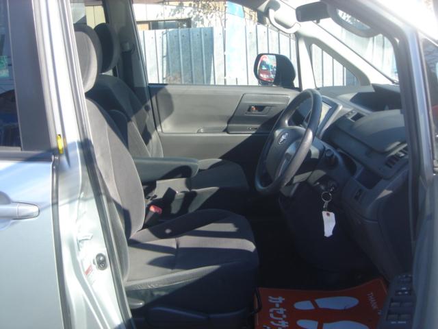 ヴォクシー X Lエディション 純正ナビ・Rカメラ・DVD再生・左電動スライドドア・プロジェクター式HID・ETC・デュアルオートエアコン・ウインカーミラー・禁煙車(13枚目)