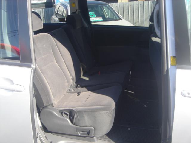 ヴォクシー X Lエディション 純正ナビ・Rカメラ・DVD再生・左電動スライドドア・プロジェクター式HID・ETC・デュアルオートエアコン・ウインカーミラー・禁煙車(14枚目)