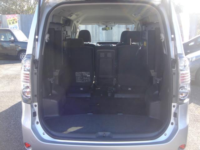 ヴォクシー X Lエディション 純正ナビ・Rカメラ・DVD再生・左電動スライドドア・プロジェクター式HID・ETC・デュアルオートエアコン・ウインカーミラー・禁煙車(17枚目)