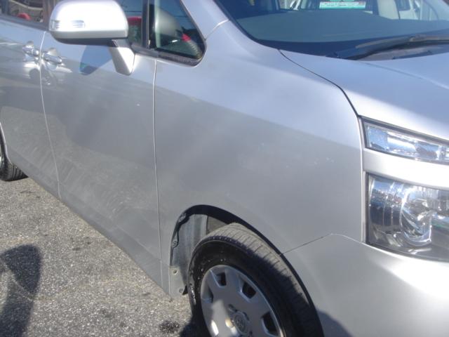 ヴォクシー X Lエディション 純正ナビ・Rカメラ・DVD再生・左電動スライドドア・プロジェクター式HID・ETC・デュアルオートエアコン・ウインカーミラー・禁煙車(26枚目)