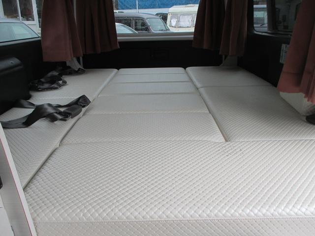 レジアスエースバン ロングスーパーＧＬ　キャンピングカー　８ナンバー　８人乗り　シンク　冷蔵庫　ベッド　サブバッテリー　走行充電　１００Ｖ変換インバーター　外部電源　ナビ　テレビ　ＥＴＣ（13枚目）