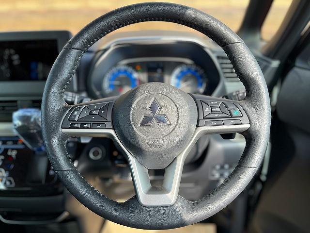 デリカミニ Ｔ　プレミアム　全方位モニター　デジタルインナーミラー　パドルシフト　ステアリングヒーター　前席シートヒーター　ハンズフリーパワスラ　両側パワスラ　ステリモ　アダプティブクルコン　シーリングファン　届出済み未使用車（15枚目）