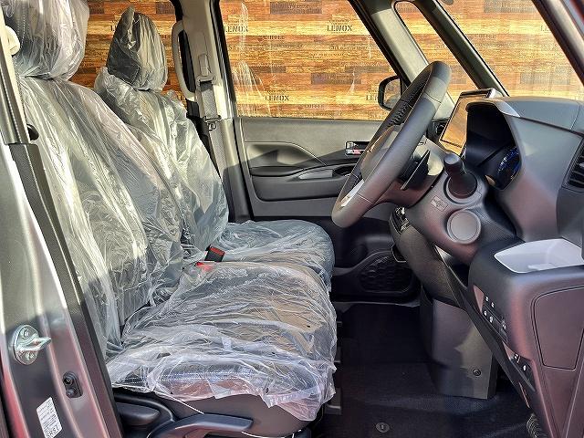 デリカミニ Ｔ　プレミアム　リミテッドエディション　全方位カメラ　９型ディスプレイオーディオ　アップルカープレイ・アンドロイドオート対応　ハンズフリーパワスラ　両側パワスラ　Ｅブレーキ　アダプティブクルコン　パドルシフト　電動パーキング　届出済未使用車（7枚目）
