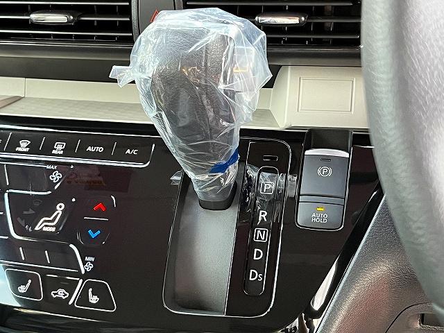 デリカミニ Ｔ　プレミアム　リミテッドエディション　全方位カメラ　９型ディスプレイオーディオ　アップルカープレイ・アンドロイドオート対応　ハンズフリーパワスラ　両側パワスラ　Ｅブレーキ　アダプティブクルコン　パドルシフト　電動パーキング　届出済未使用車（16枚目）