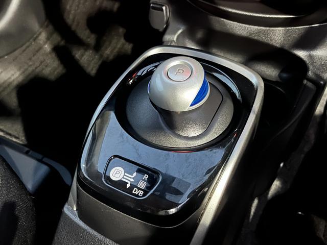 ノート e-パワー X アラウンドビューモニター スマートルームミラー エマージェンシーブレーキ クリアランスソナー ナビ フルセグ BTオーディオ CD録音 ドラレコ ETC車載器 LEDオートライト フォグランプ アルミ(19枚目)