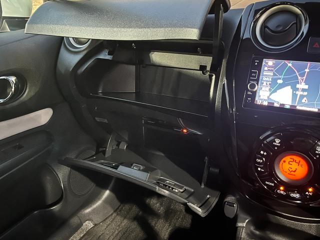 ノート e-パワー X アラウンドビューモニター スマートルームミラー エマージェンシーブレーキ クリアランスソナー ナビ フルセグ BTオーディオ CD録音 ドラレコ ETC車載器 LEDオートライト フォグランプ アルミ(26枚目)