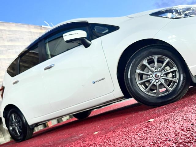 ノート e-パワー X アラウンドビューモニター スマートルームミラー エマージェンシーブレーキ クリアランスソナー ナビ フルセグ BTオーディオ CD録音 ドラレコ ETC車載器 LEDオートライト フォグランプ アルミ(40枚目)