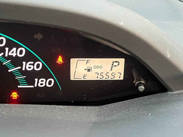 ヴィッツ F ユーザーワンオーナー ドライブレコーダー ETC車載器 キーレスエントリー 電動格納ドアミラー バニティミラー トノカバー(15枚目)