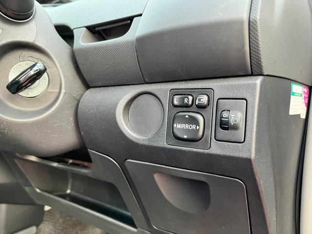 ヴィッツ F ユーザーワンオーナー ドライブレコーダー ETC車載器 キーレスエントリー 電動格納ドアミラー バニティミラー トノカバー(16枚目)