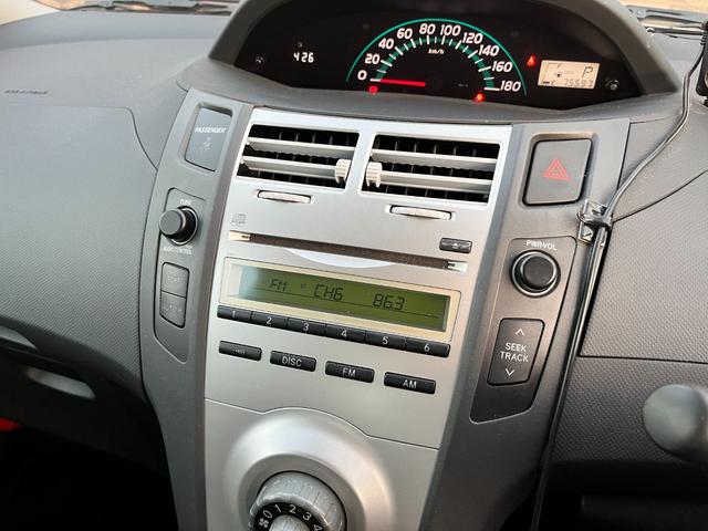 ヴィッツ F ユーザーワンオーナー ドライブレコーダー ETC車載器 キーレスエントリー 電動格納ドアミラー バニティミラー トノカバー(18枚目)