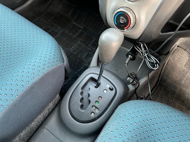 ヴィッツ F ユーザーワンオーナー ドライブレコーダー ETC車載器 キーレスエントリー 電動格納ドアミラー バニティミラー トノカバー(20枚目)