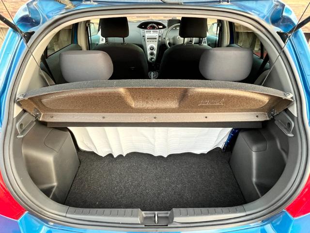 ヴィッツ F ユーザーワンオーナー ドライブレコーダー ETC車載器 キーレスエントリー 電動格納ドアミラー バニティミラー トノカバー(27枚目)