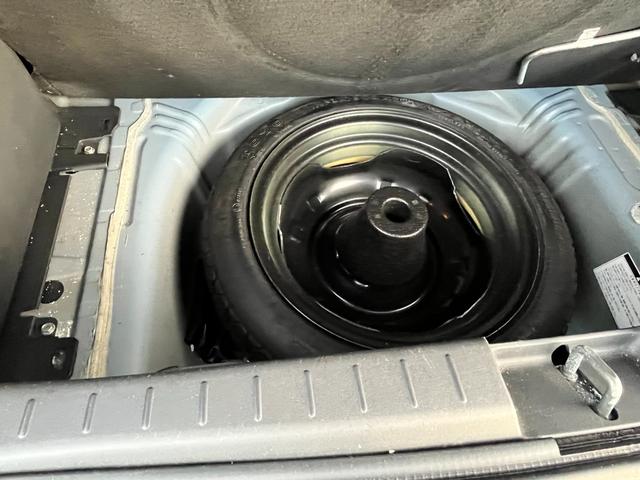 ヴィッツ F ユーザーワンオーナー ドライブレコーダー ETC車載器 キーレスエントリー 電動格納ドアミラー バニティミラー トノカバー(28枚目)